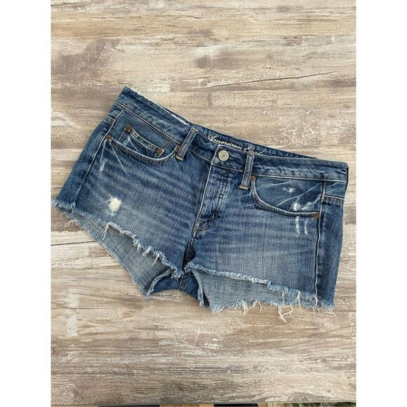 American Eagle Outfitters Jeans Distressed Ripped Cut Off Womens Size 6 - Picture 1 of 3